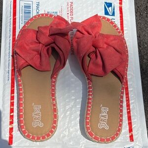 Brash coral Bow Sandals